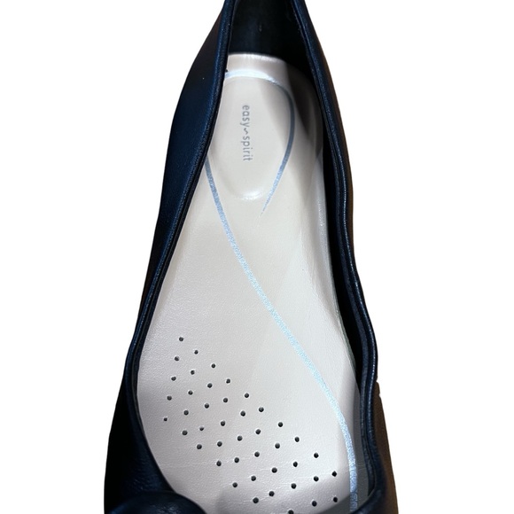 EASY SPIRIT Calasee Black Leather Comfort Pump/Flat
Size 10 - Picture 3 of 7